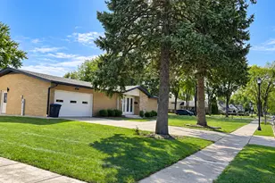 141 W Army Trail Blvd, Addison, IL 60101 - Photo 2