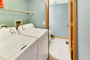 951 Wilma Ln, Elk Grove Village, IL 60007 - Photo 16