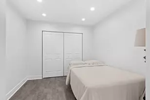 6800 N California Ave, Chicago, IL 60645 - Photo 10