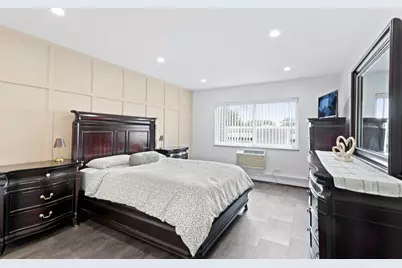 6800 N California Avenue #4L, Chicago, IL 60645 - Photo 8