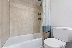 6800 N California Ave, Chicago, IL 60645 - Photo 12