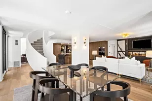 200 E Delaware Pl, Chicago, IL 60611 - Photo 2