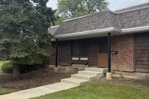 5560 Court F, Hanover Park, IL 60133 - Photo 2