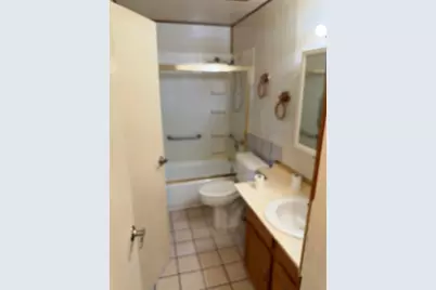 5560 Court F, Hanover Park, IL 60133 - Photo 8