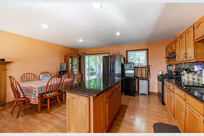 526 Carolyn Lane, Lake Holiday, IL 60552 - Photo 8