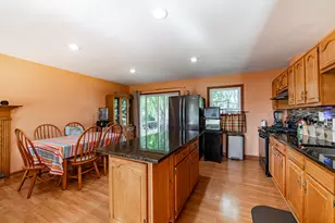 526 Carolyn Ln, Lake Holiday, IL 60552 - Photo 8