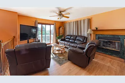 526 Carolyn Lane, Lake Holiday, IL 60552 - Photo 4