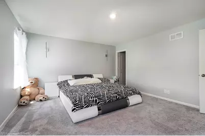 321 S Pointe Avenue, South Elgin, IL 60177 - Photo 14