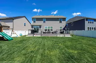 321 S Pointe Ave, South Elgin, IL 60177 - Photo 22