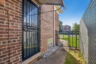 7659 S Hoyne Ave, Chicago, IL 60620 - Photo 28