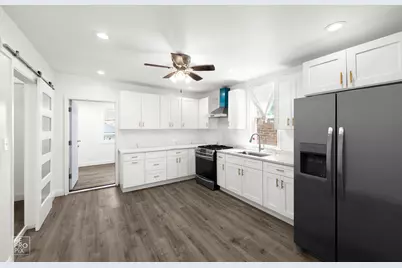 2237 S Oakley Avenue, Chicago, IL 60608 - Photo 4