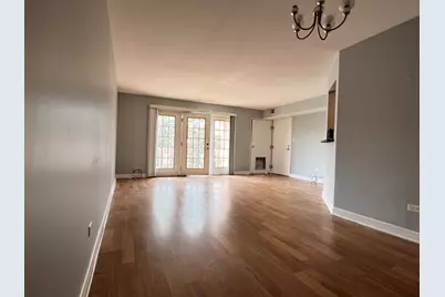 607 Quincy Bridge Lane #302, Glenview, IL 60025 - Photo 2