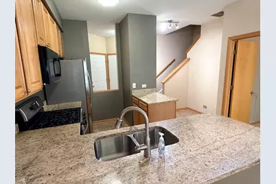 3400 Blue Ridge Drive, Carpentersville, IL 60110 - Photo 4