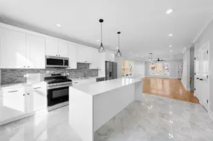 4241 W Walton St, Chicago, IL 60651 - Photo 6