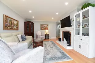 636 Stirling Ln, Prospect Heights, IL 60070 - Photo 14