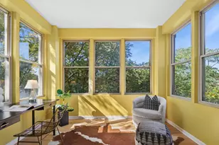 3725 W Byron St, Chicago, IL 60618 - Photo 10