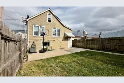 2329 N McVicker Avenue, Chicago, IL 60639 - Photo 4