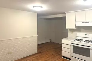 322 College Ave, Dekalb, IL 60115 - Photo 2