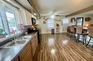 401 SE 4th St, Aledo, IL 61231 - Photo 12