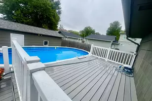 401 SE 4th St, Aledo, IL 61231 - Photo 2