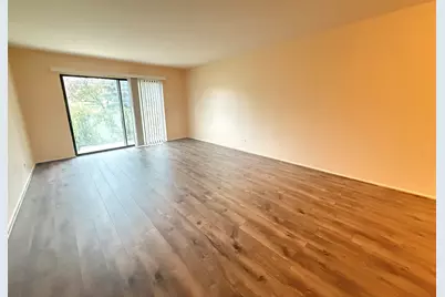 840 Wellington Avenue #103, Elk Grove Village, IL 60007 - Photo 8