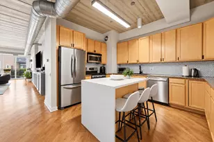 3260 N Clark St, Chicago, IL 60657 - Photo 2