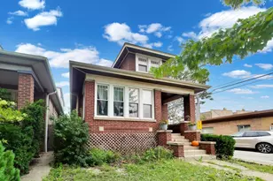 4815 N Tripp Ave, Chicago, IL 60630 - Photo 1