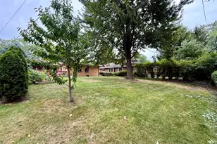402 S Na Wa Ta Ave, Mount Prospect, IL 60056 - Photo 6
