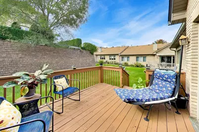 11S352 Deer Trail Court, Burr Ridge, IL 60527 - Photo 16