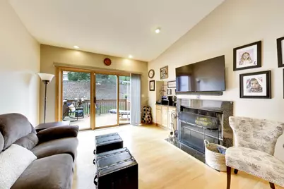 11S352 Deer Trail Court, Burr Ridge, IL 60527 - Photo 6
