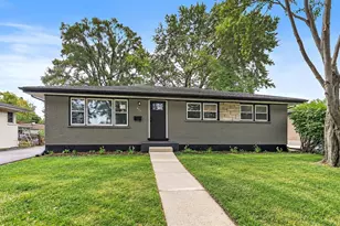 671 W St Aubin Dr, Addison, IL 60101 - Photo 1