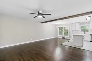 671 W St Aubin Dr, Addison, IL 60101 - Photo 6