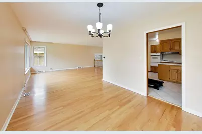8022 Keeler Avenue, Skokie, IL 60076 - Photo 10