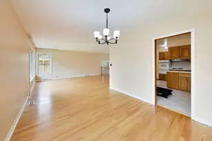 8022 Keeler Ave, Skokie, IL 60076 - Photo 10