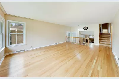 8022 Keeler Avenue, Skokie, IL 60076 - Photo 6