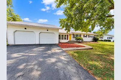 205 W Hoffman Street, Irvington, IL 62848 - Photo 2