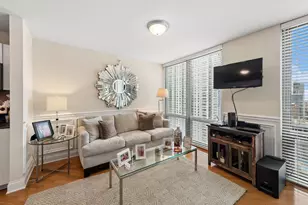 2 E Erie St, Chicago, IL 60611 - Photo 4