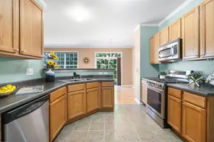 1319 W Crane View Ct, Round Lake, IL 60073 - Photo 8