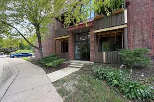 1320 Brook St, Saint Charles, IL 60174 - Photo 2