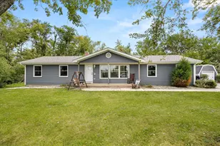 1625 S Sangamon St, Crete, IL 60417 - Photo 2