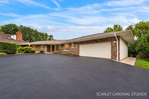 27200 W Lakeview Dr South Dr, Lake Barrington, IL 60084 - Photo 1