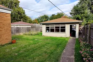 200 Earl Ave, Joliet, IL 60436 - Photo 4