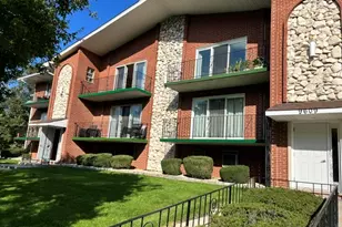 9605 S Komensky Ave, Oak Lawn, IL 60453 - Photo 1