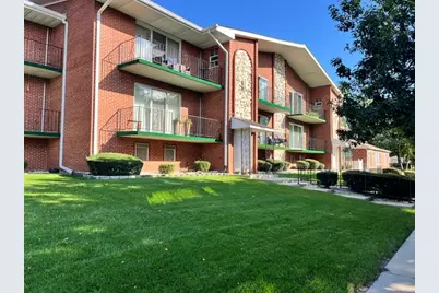 9605 S Komensky Avenue #202, Oak Lawn, IL 60453 - Photo 2