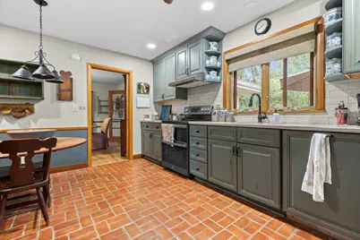 415 Hemlock Lane, Rockford, IL 61107 - Photo 8