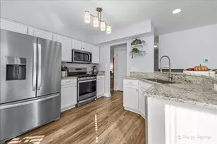 3173 Whitney Rd, Aurora, IL 60502 - Photo 4