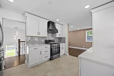 1138 Timber Lane, Darien, IL 60561 - Photo 14