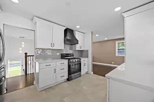 1138 Timber Ln, Darien, IL 60561 - Photo 14