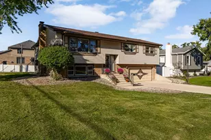 1138 Timber Ln, Darien, IL 60561 - Photo 2