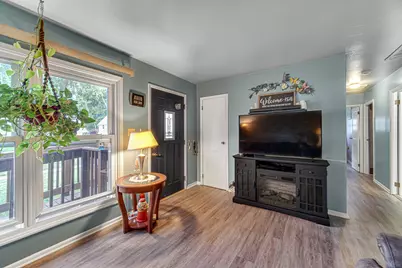 741 Surrey Drive, Streamwood, IL 60107 - Photo 6